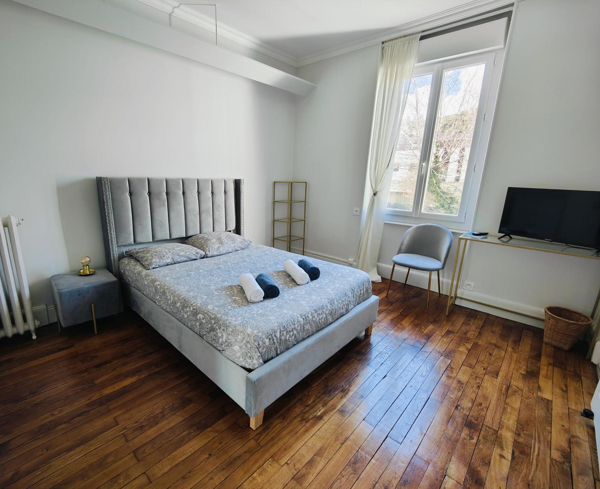 Self-Checkin Town House - Rooms To Rent In A Beautiful Modern Town House - Not A Hotel - Location De Chambres Avec Arrivee En Autonomie - Extra Fee For Sheets And Towels - Private Parking - Check Your Plateform Inbox And Follow Check-In Instructions Saint-Romain-en-Gal Dış mekan fotoğraf