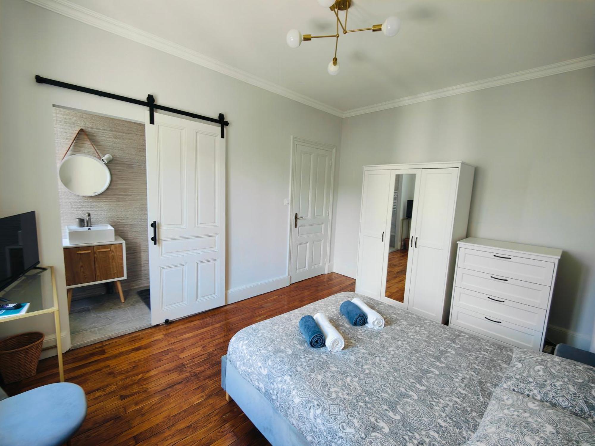 Self-Checkin Town House - Rooms To Rent In A Beautiful Modern Town House - Not A Hotel - Location De Chambres Avec Arrivee En Autonomie - Extra Fee For Sheets And Towels - Private Parking - Check Your Plateform Inbox And Follow Check-In Instructions Saint-Romain-en-Gal Dış mekan fotoğraf