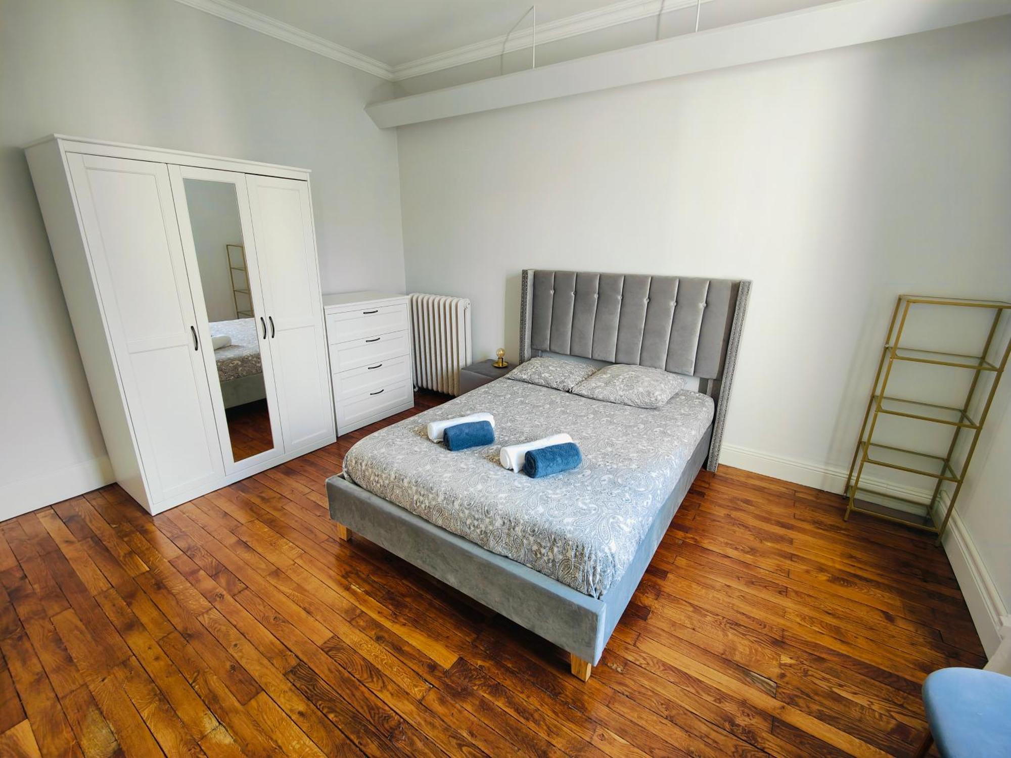 Self-Checkin Town House - Rooms To Rent In A Beautiful Modern Town House - Not A Hotel - Location De Chambres Avec Arrivee En Autonomie - Extra Fee For Sheets And Towels - Private Parking - Check Your Plateform Inbox And Follow Check-In Instructions Saint-Romain-en-Gal Dış mekan fotoğraf
